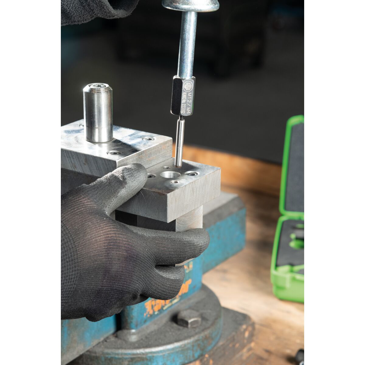 V2H16C69F171243833F03B31A583E992376R7380839P10