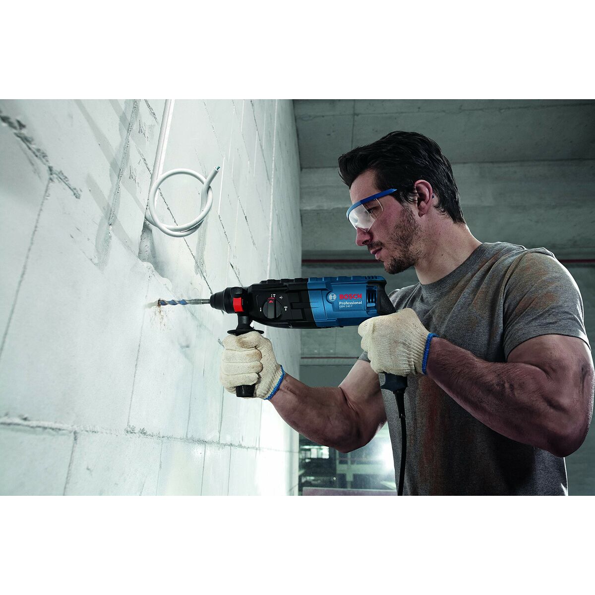 V2H42D9FA3044798A39E044AE15FF4C7C52R7141645P8