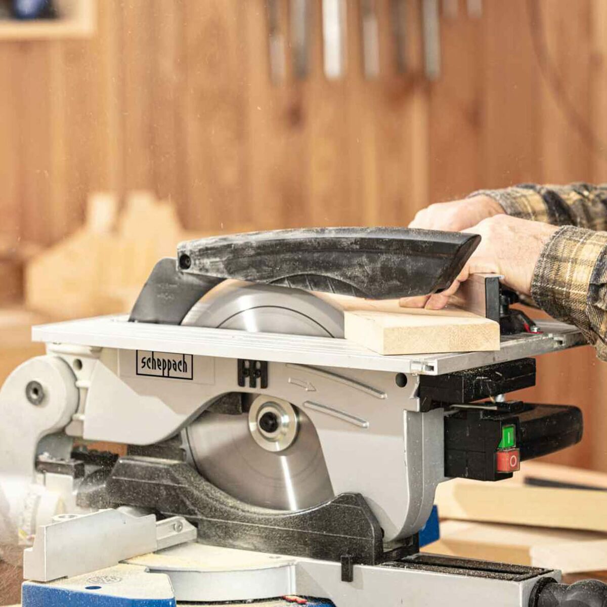 V5HDA1F86F2ACC81BBDC5B5FAD09220640BR6759815P10