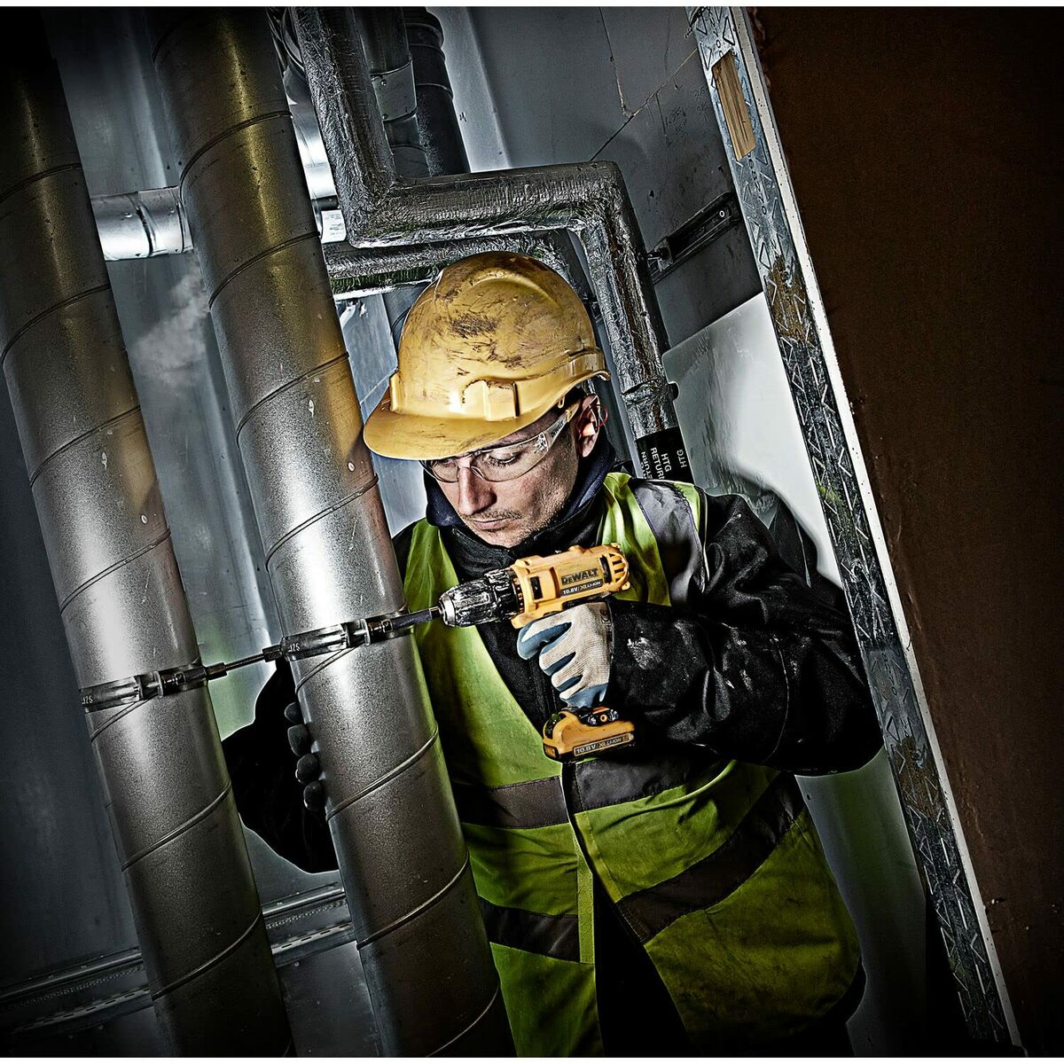 V10H21690A15A1C2EC95594CAA2C2970881CR7231270P8