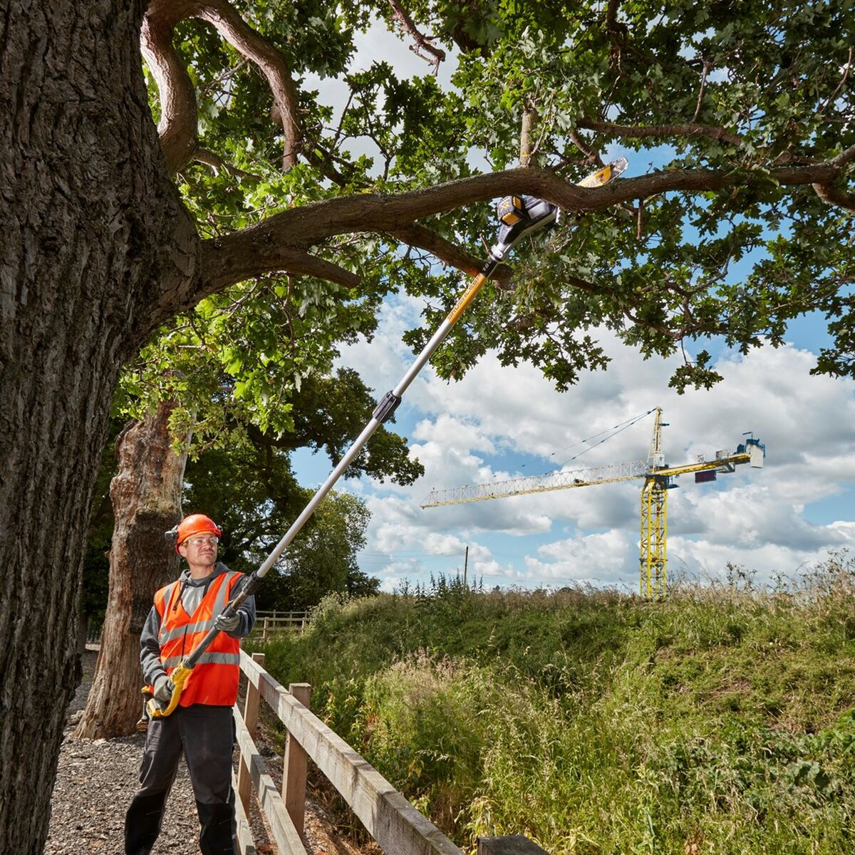 V8HE2518A0DF2516AE4A65A9D5B0283FD4AR3941790P7