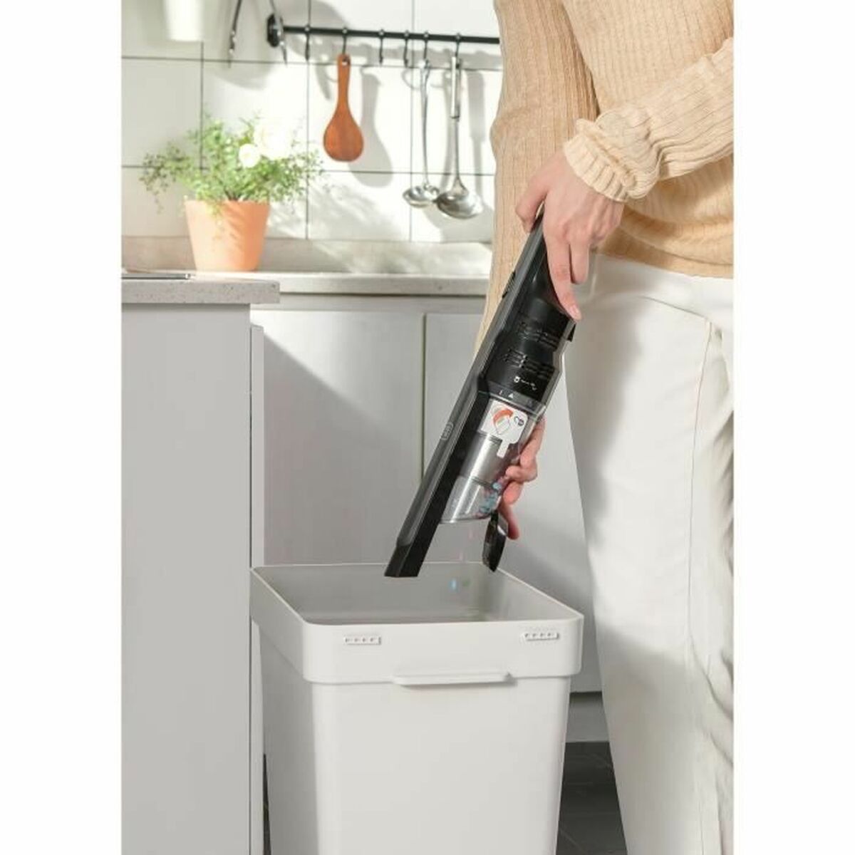 V6HE645CDCE5574B3F09C78FCC3007577A8R7025892P4