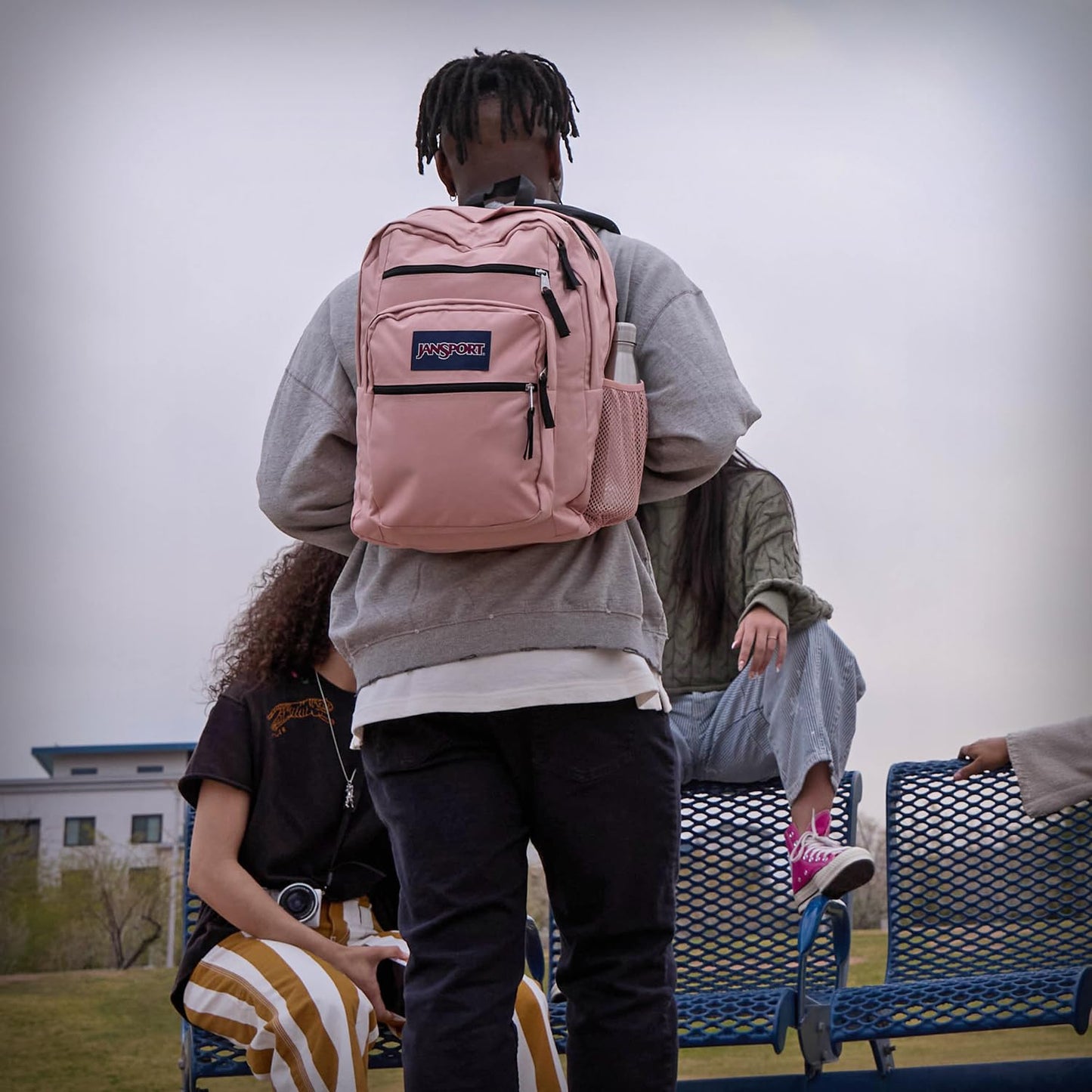 JanSport Laptop-Rucksack – Computertasche mit 2 Fächern, ergonomischen Schultergurten, 15-Zoll-Laptopfach, Tragegriff – Bücherrucksack – Erdbeer-Dusche 