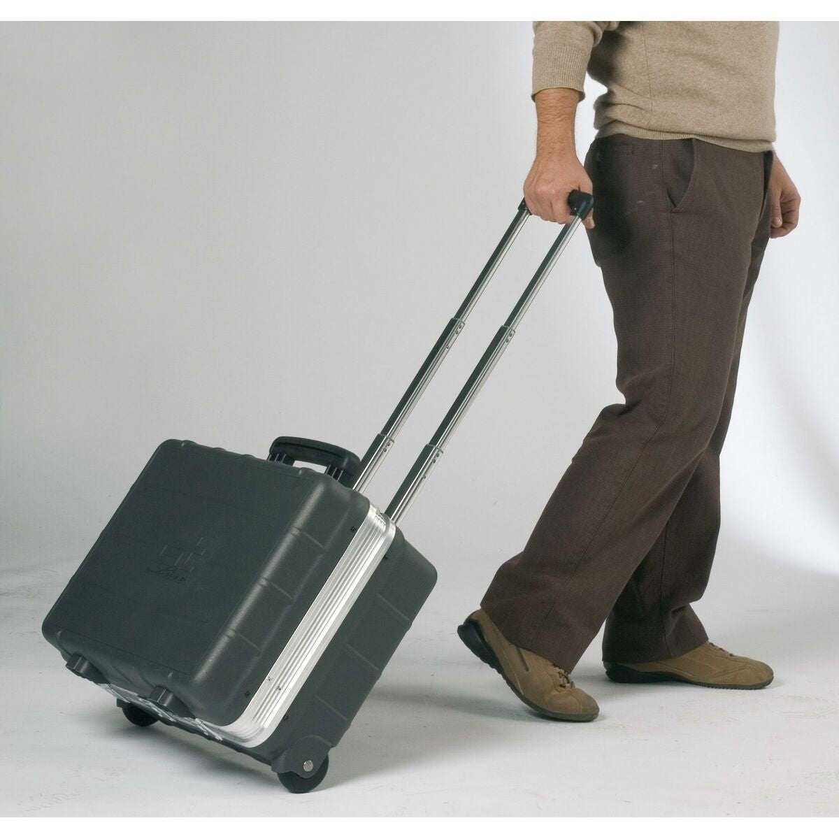 V2HE41E3E7AF6025BFC4EE711D1E2148A24R7123295P6