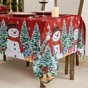 Romanstile rote Weihnachtstischdecke, bedruckt mit Schneemann- und Weihnachtsbaummotiv, rechteckige Tischdecke, festliche, fleckenabweisende Tischdecke für Esszimmer und Partydekoration – 60 x 84 Zoll