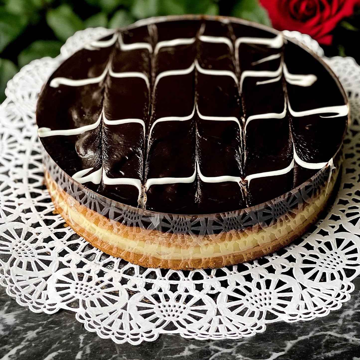 Baker Celebrations Weiße Runde Papier-Tischdeckchen mit Spitze, 4, 5, 6, 8, 10 und 12 Zoll, verschiedene Größen (Sortiment mit 120-20 Stück von jeder Sorte)