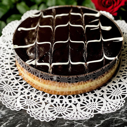 Baker Celebrations Weiße Runde Papier-Tischdeckchen mit Spitze, 4, 5, 6, 8, 10 und 12 Zoll, verschiedene Größen (Sortiment mit 120-20 Stück von jeder Sorte)