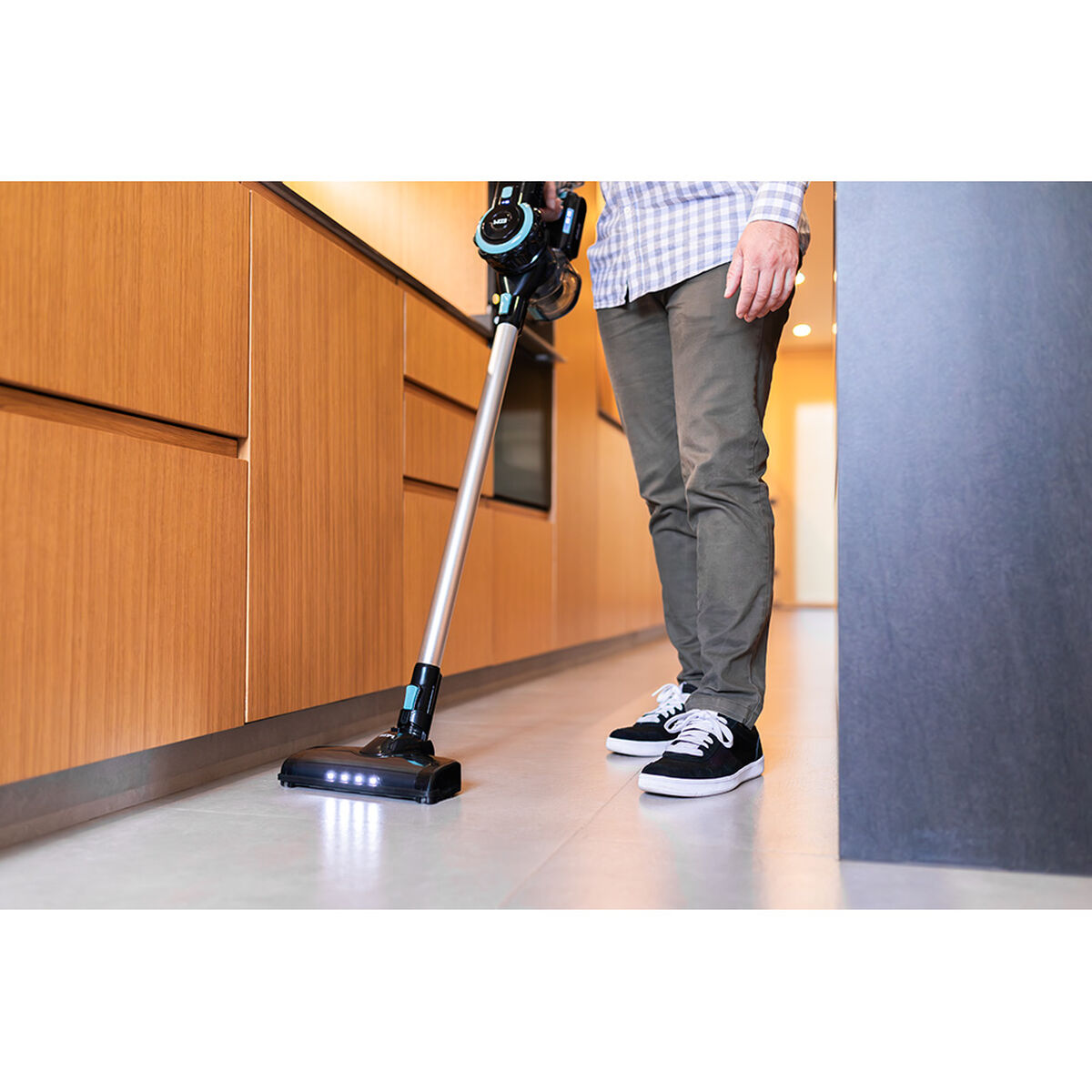 V8H4E9CC015BDB6DF61C0E17BAD9080C7EDR5006919P6