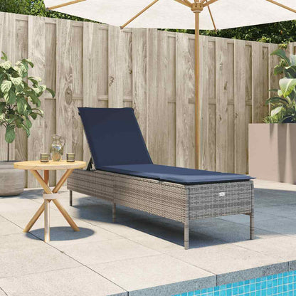 Sonnenliege mit Kissen Grau Poly Rattan
