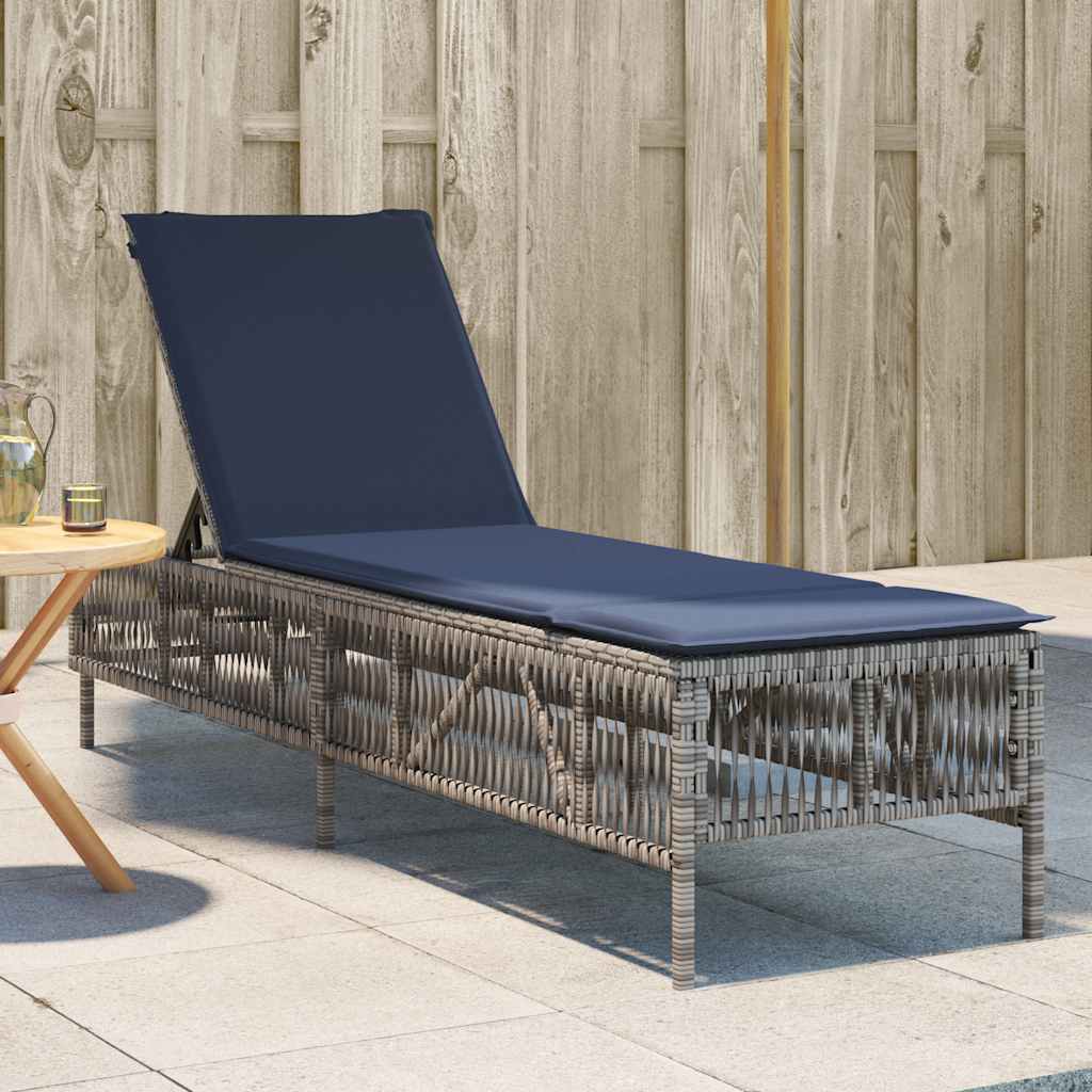 Sonnenliege mit Kissen Grau Poly Rattan