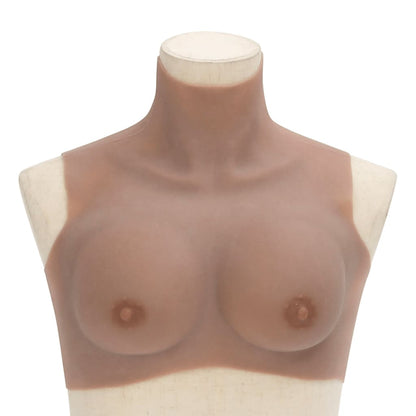 Silikonbrüste Gebräunt Körbchengröße B